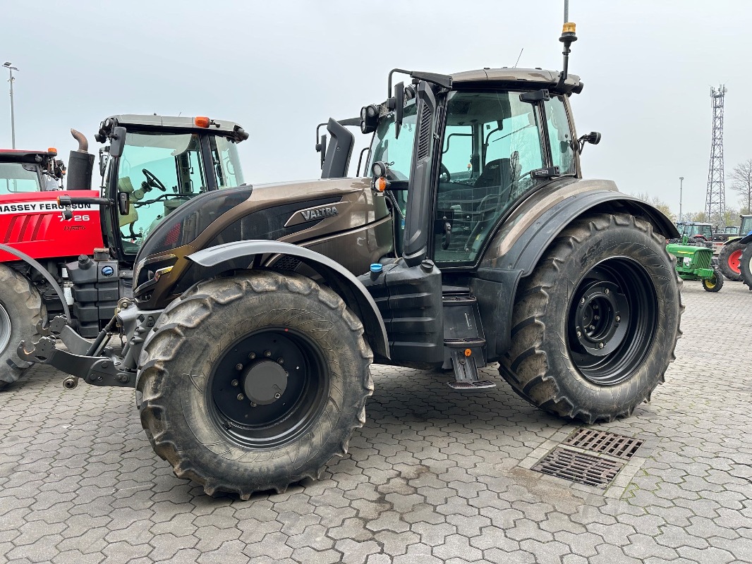 Valtra T 175 Unlimited - Traktor