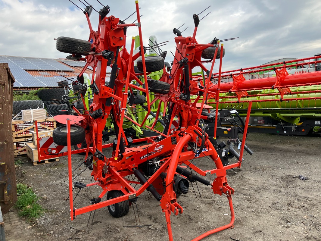 Kuhn GF8703 - Grassland technology + Forage harvesting technology - Rotary haymaker