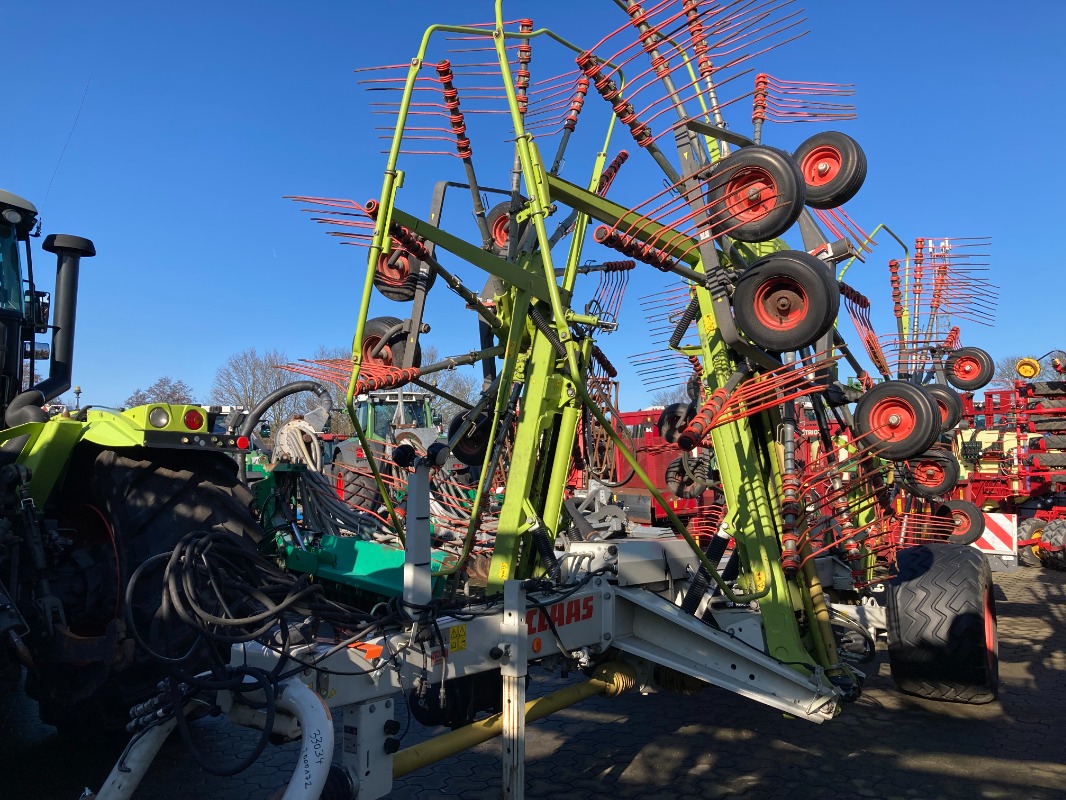 CLAAS Liner 3600 Comfort - Tecnología de pastoreo + tecnología de cosecha de forraje - Rastrillo