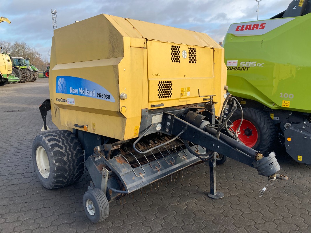 New Holland BR 9060 Crop Cutter - Presse - Rundballenpresse