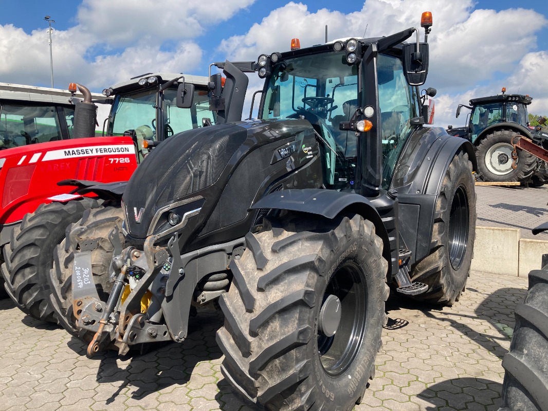 Valtra T 235 Direct - Tracteur