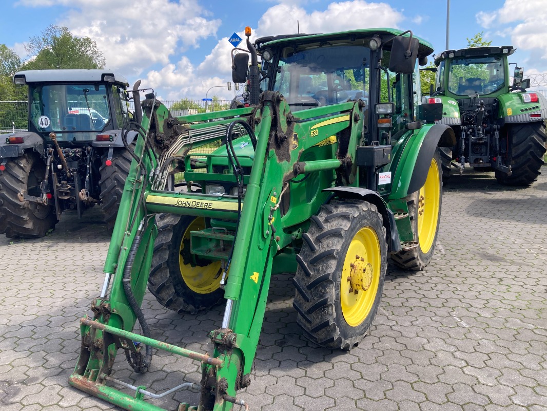 John Deere 5820 - Traktor