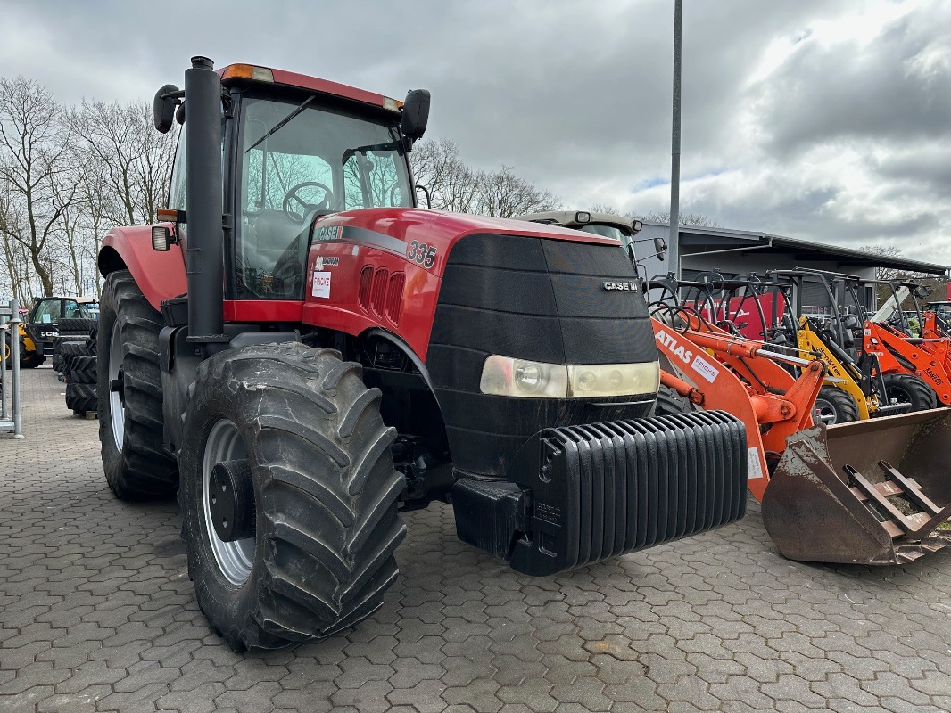Case Magnum 335 - Traktor