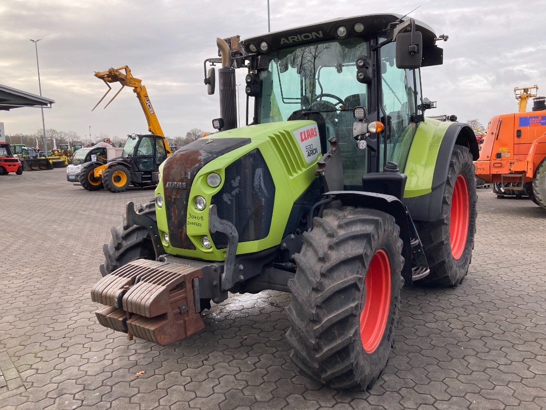 CLAAS Arion 530 - Tractor