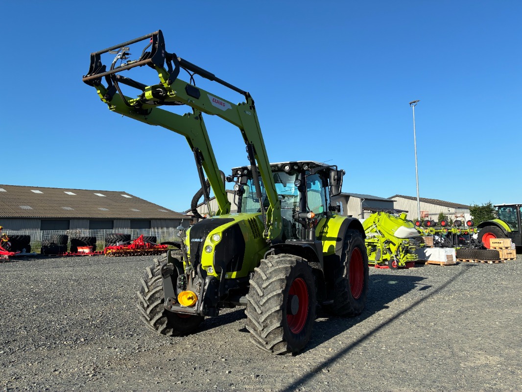 CLAAS Arion 650 CIS+ - Traktor
