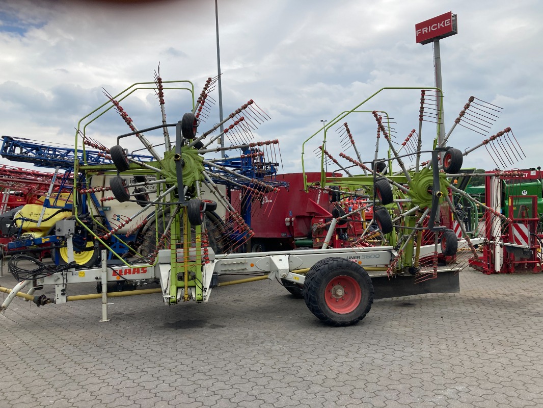 CLAAS Liner 3600 - Tecnología de pastoreo + tecnología de cosecha de forraje - Rastrillo