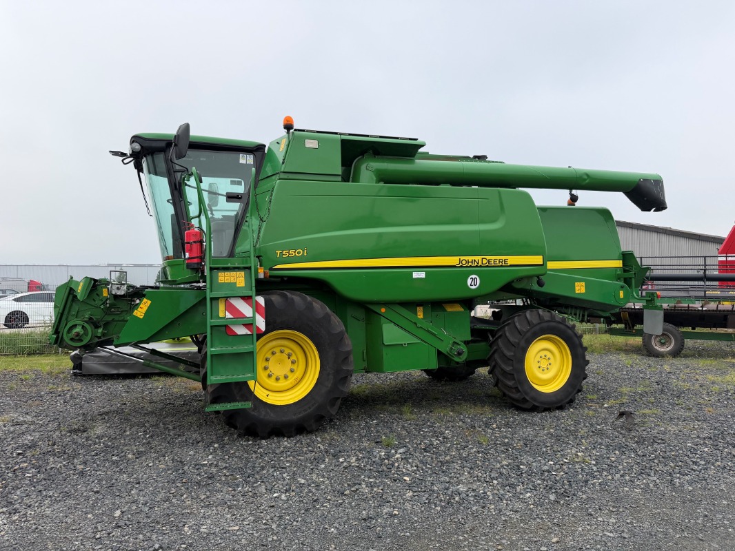 John Deere T 550 i - Mähdrescher