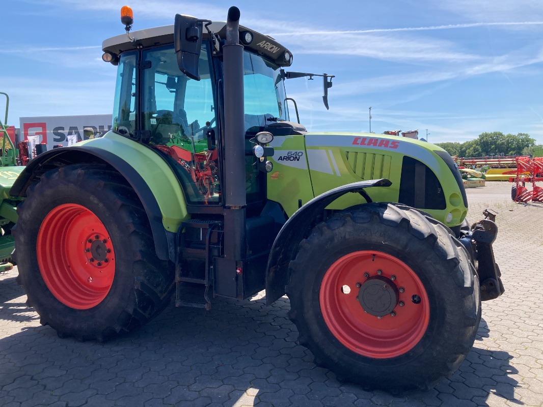 CLAAS Arion 640 Cebis - Tractor