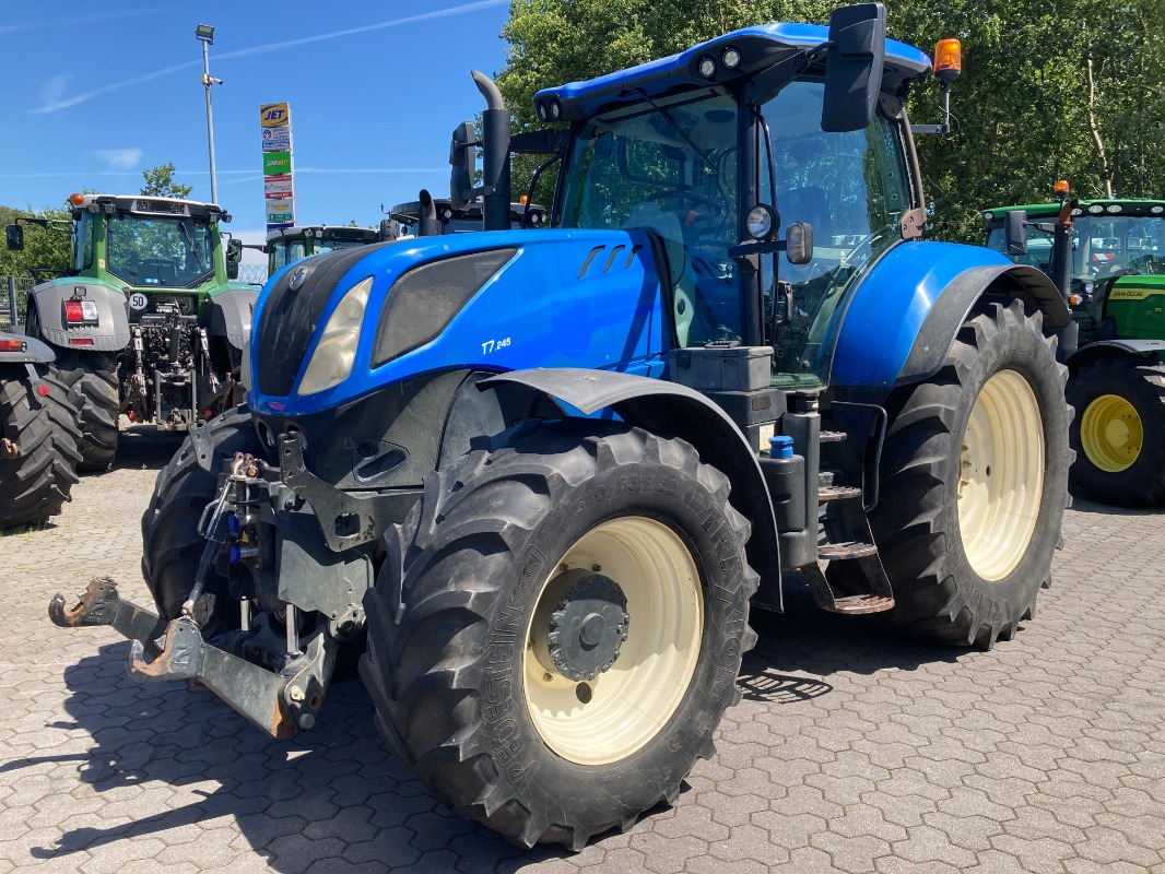 New Holland T 7.245 PowerCommand - Traktor