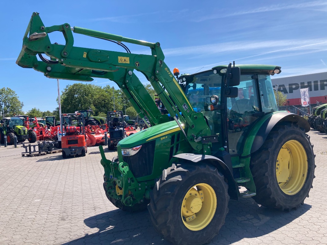 John Deere 5115 R - Traktor