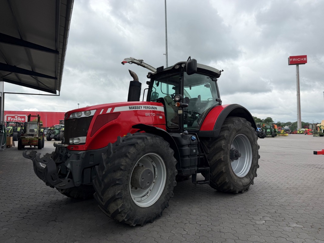 Massey Ferguson 8670 Dyna VT - Traktor