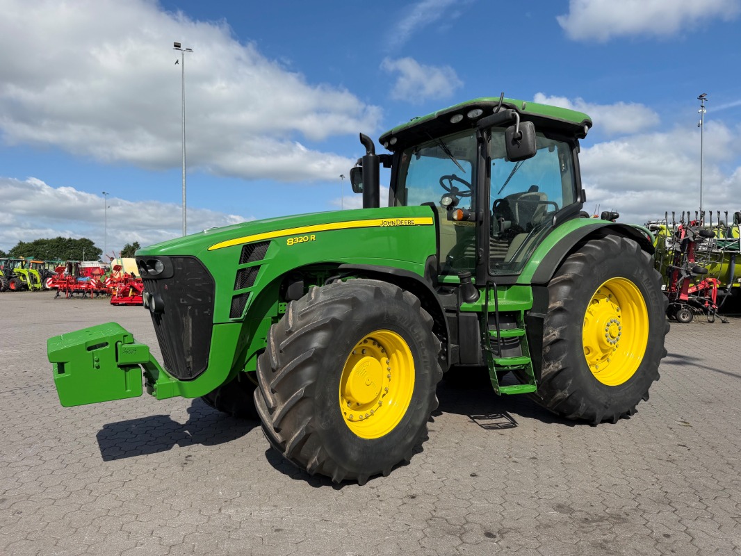 John Deere 8320 R   Powershift - Traktor