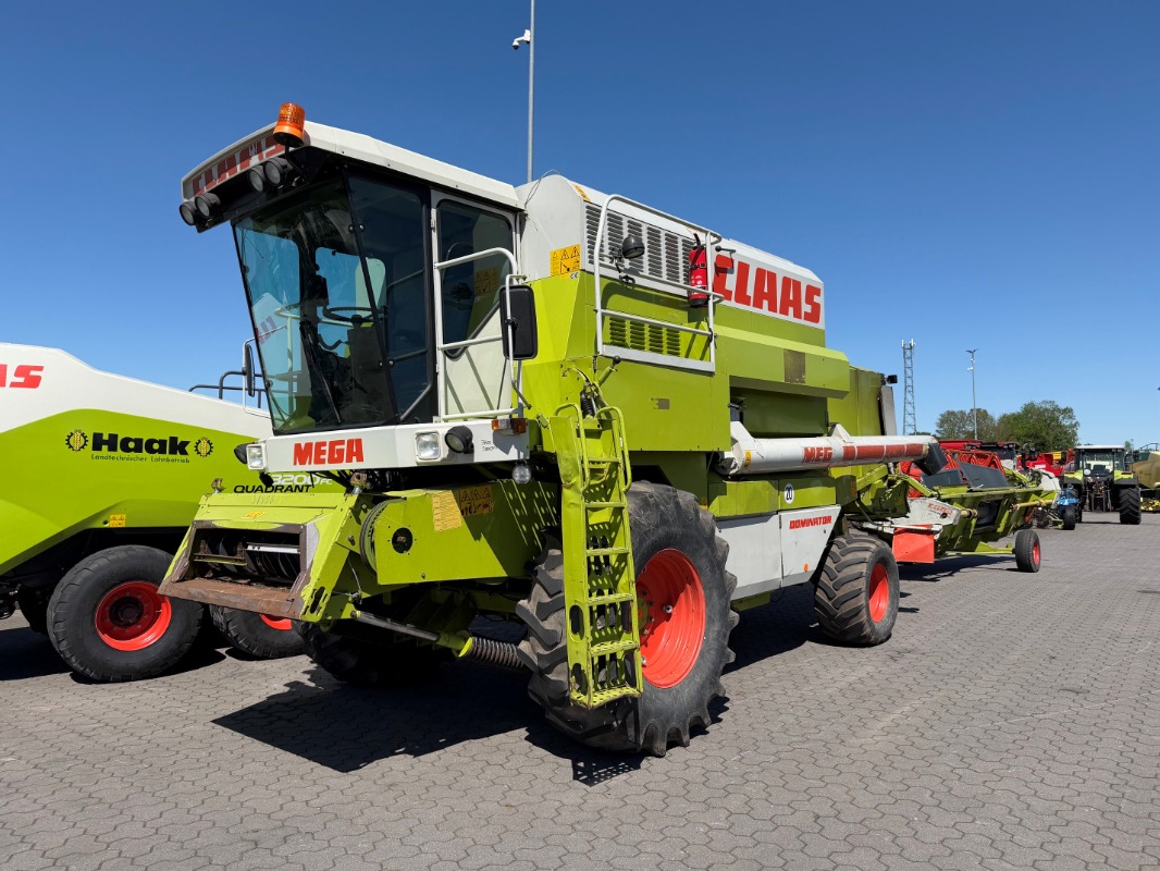 CLAAS Dominator 218 Mega - Combinez