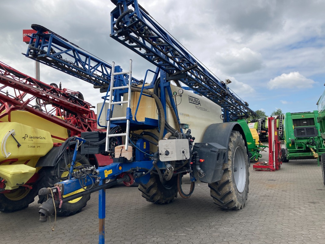 Inuma Professional IAS 5027 - Düngung + Pflanzenschutztechnik + Pflege - Feldspritze