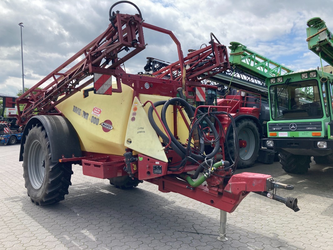 Hardi Navigator 4000 - Düngung/Pflanzenschutztechnik/Pflege - Anhängespritze