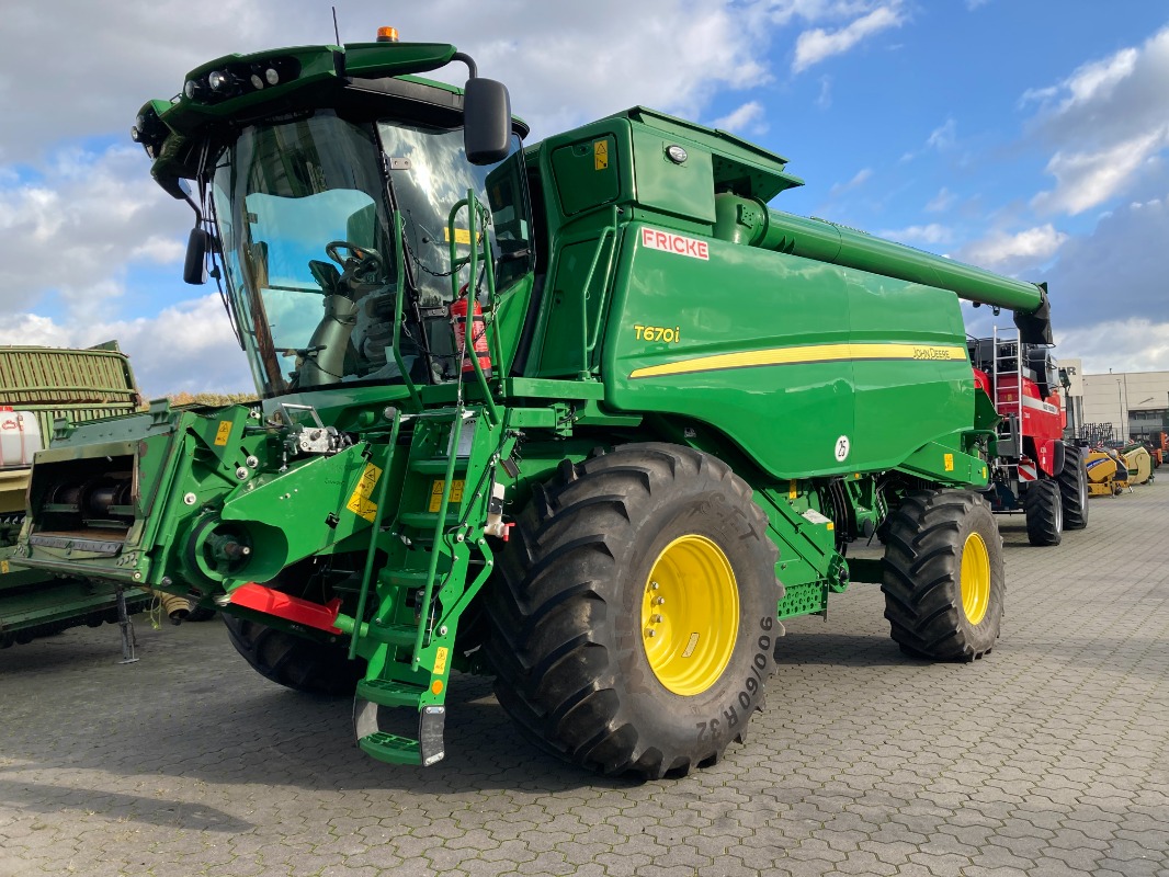 John Deere T 670 Allrad - Mähdrescher