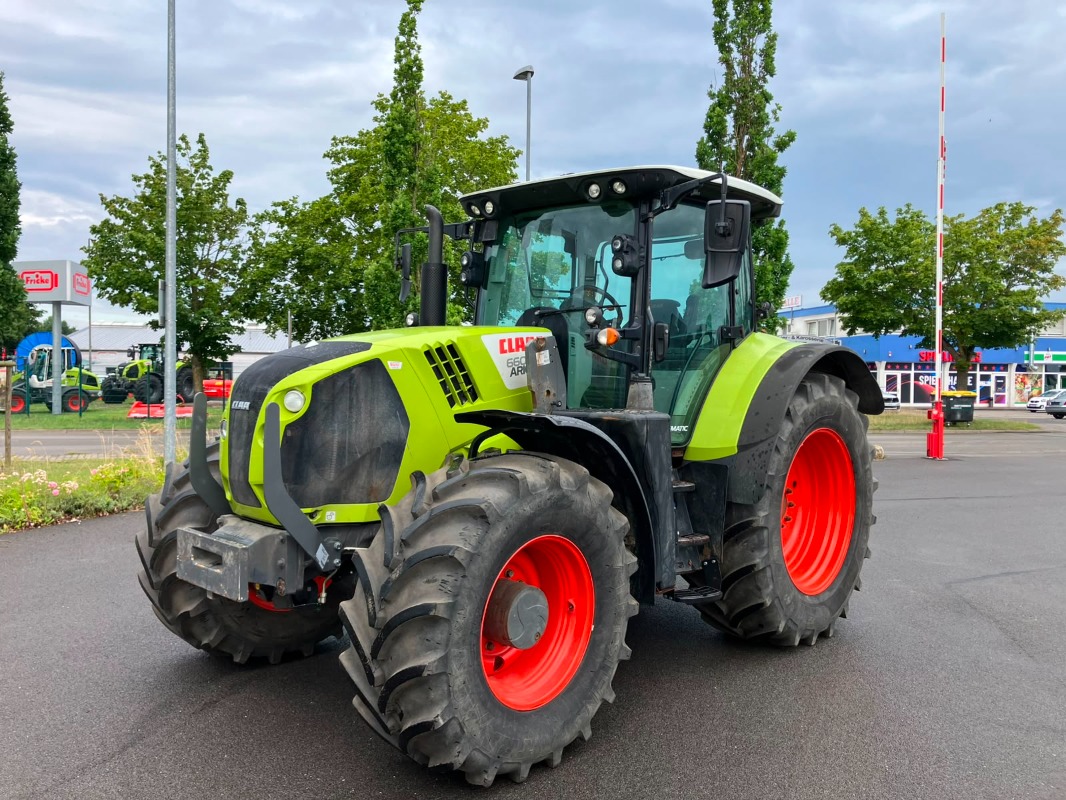 CLAAS Arion 660 - Traktor