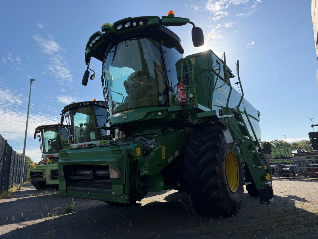 John Deere T 560 i Allrad 40 km/h - Mähdrescher