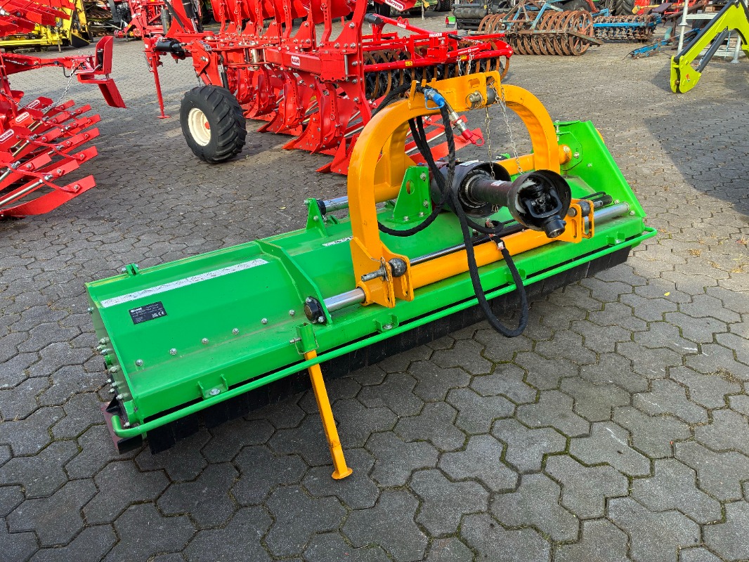 Bowell MXZ 220 - Bodenbearbeitungsgerät - Mulchgerät + Häckselgerät