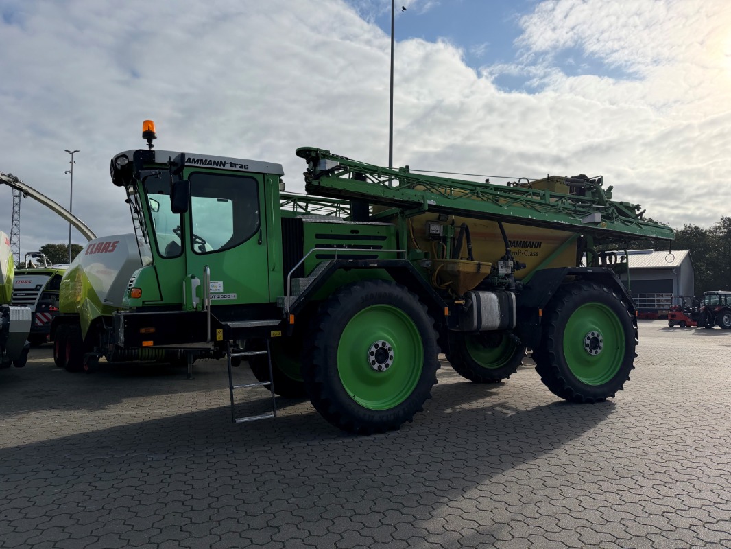 Dammann DT 2000 H - Fertilization + Plant Protection Technology + Care - Self-propelled sprayer
