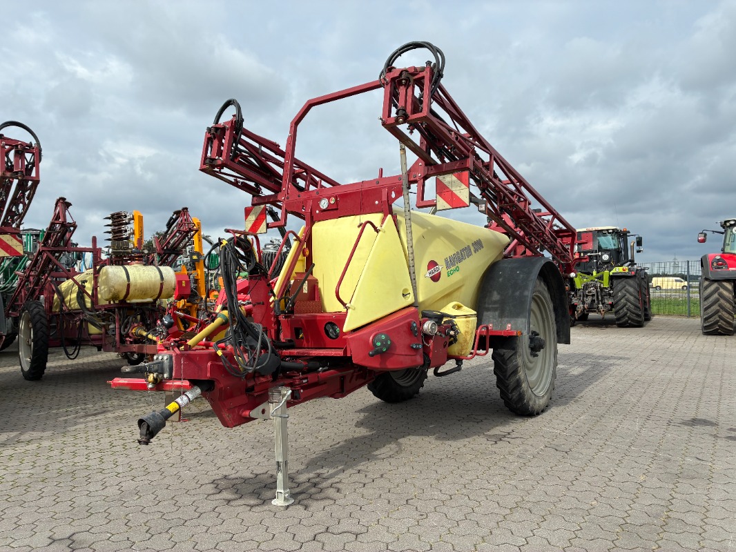 Hardi Navigator 3000 - Düngung/Pflanzenschutztechnik/Pflege - Anhängespritze