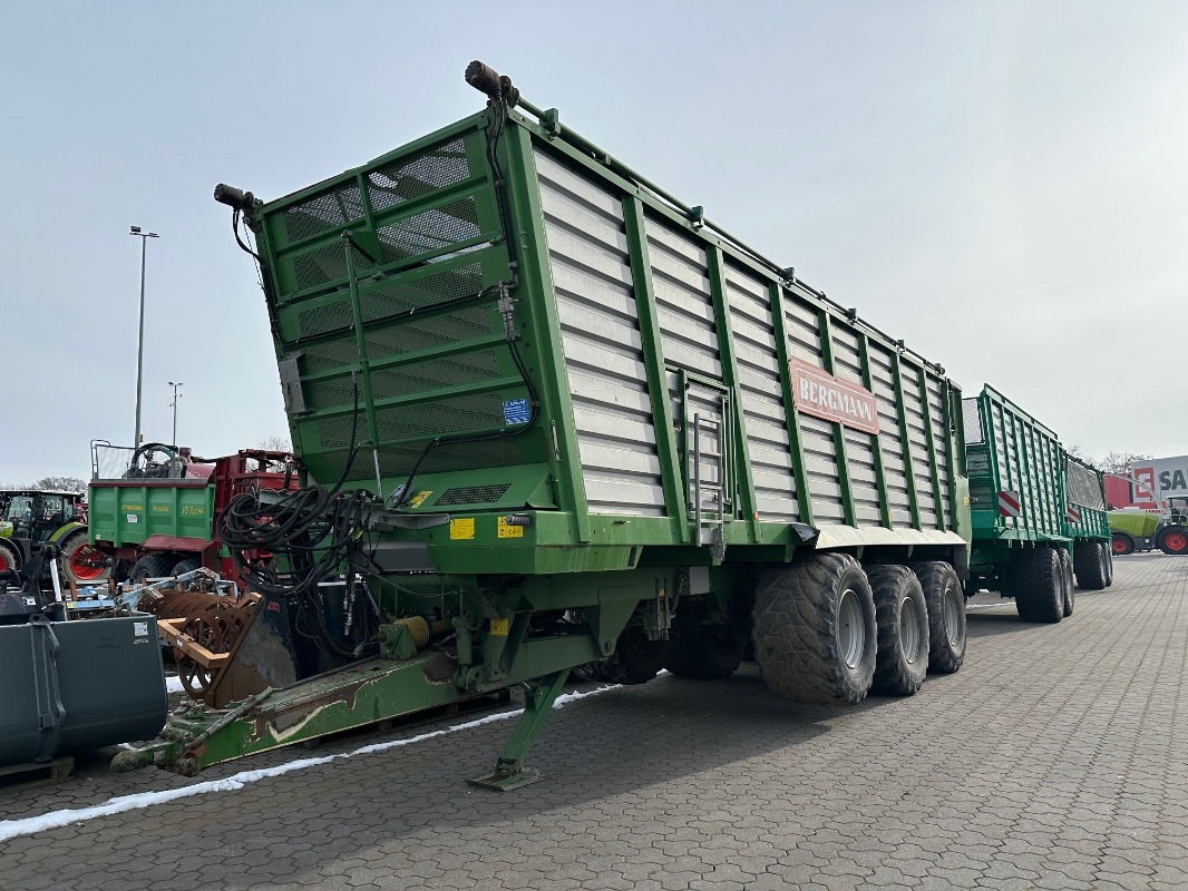 Bergmann HTW 65 + Stapel Gülleaufbau VT 27 - Transporttechnik - Häcksel Transportwagen