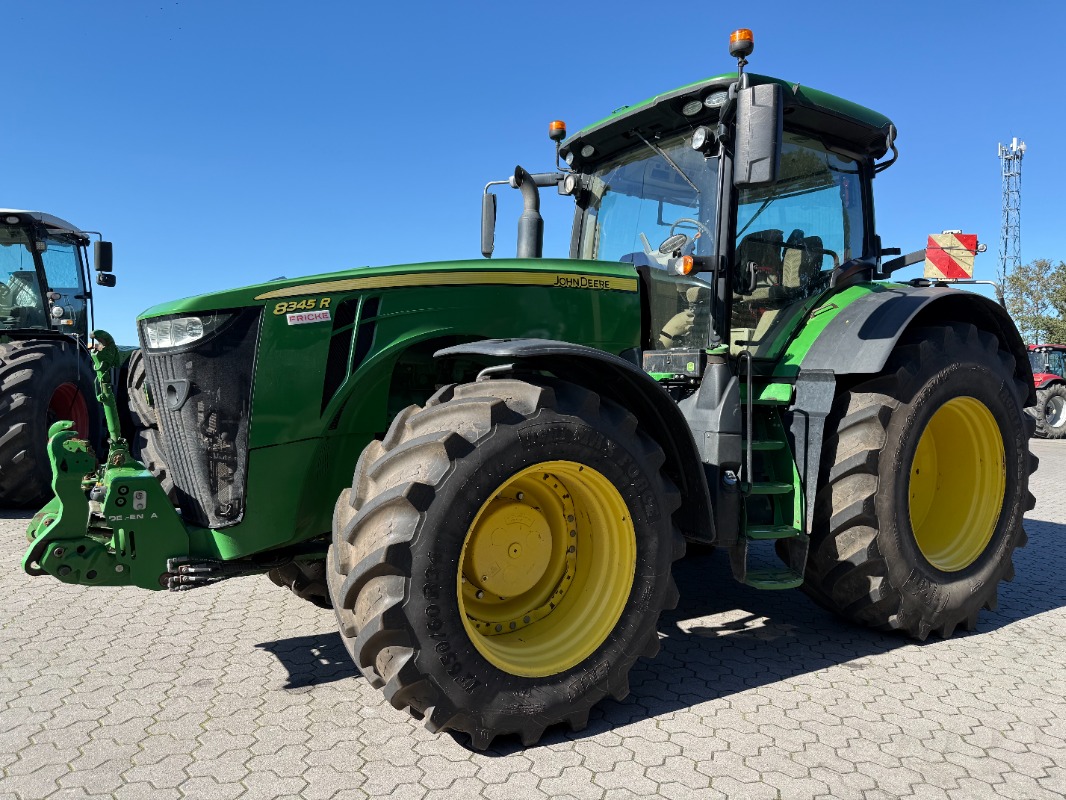 John Deere 8345 R - Traktor