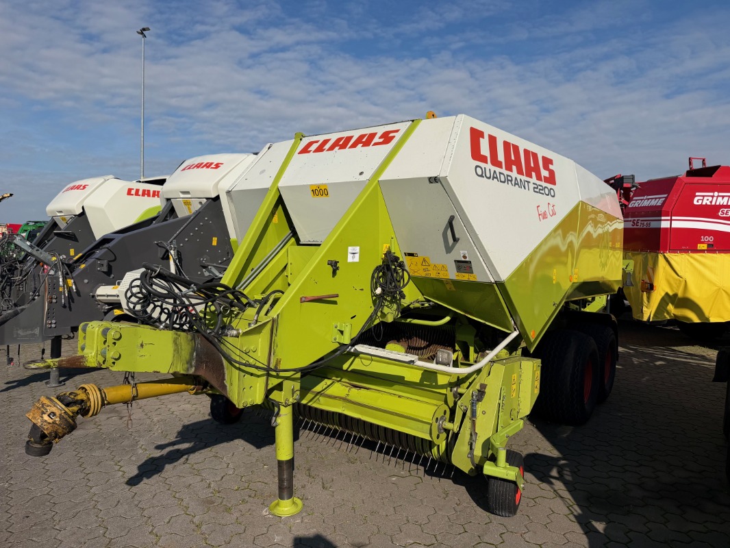 CLAAS Quadrant 2200 Fine Cut - Appuyez sur - Grande presse d'emballage