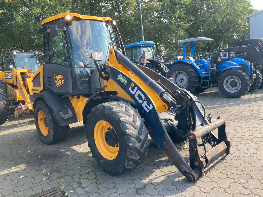 JCB 409 - Bagger + Lader - Radlader