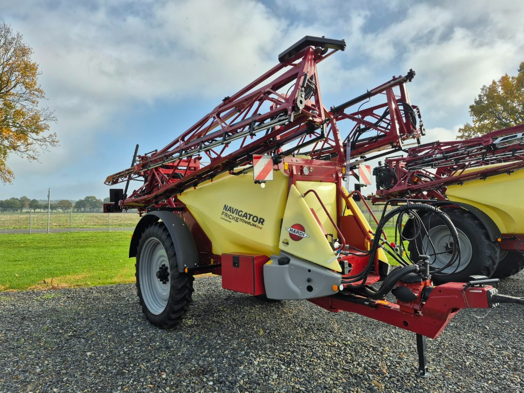 Hardi Navigator 4000 - Düngung/Pflanzenschutztechnik/Pflege - Anhängespritze
